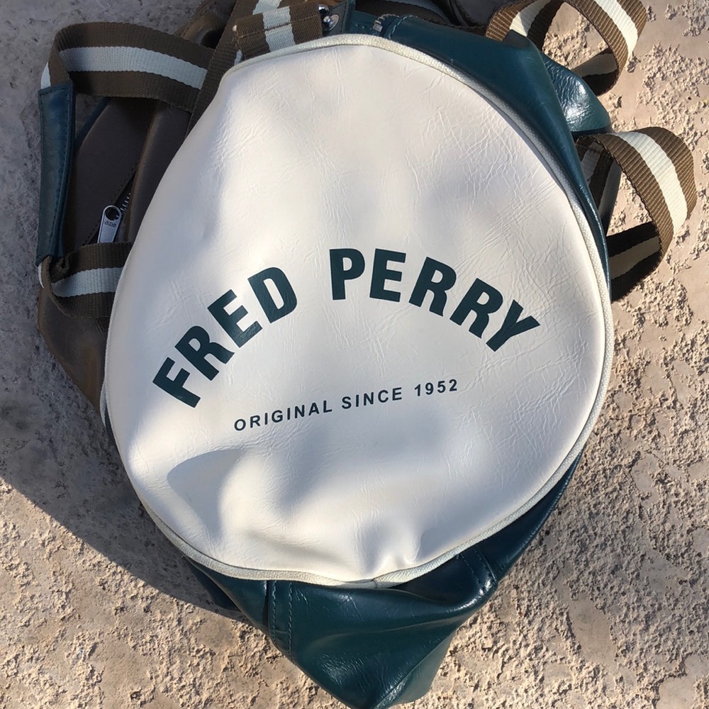 Men’s Fred Perry small duffel bag.